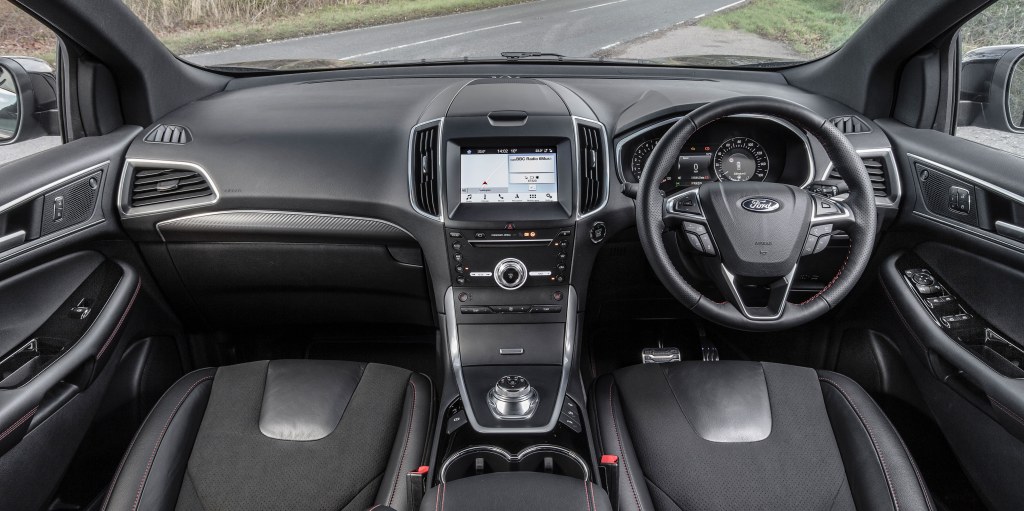 Picture of: Ford Edge Interior & Infotainment  carwow