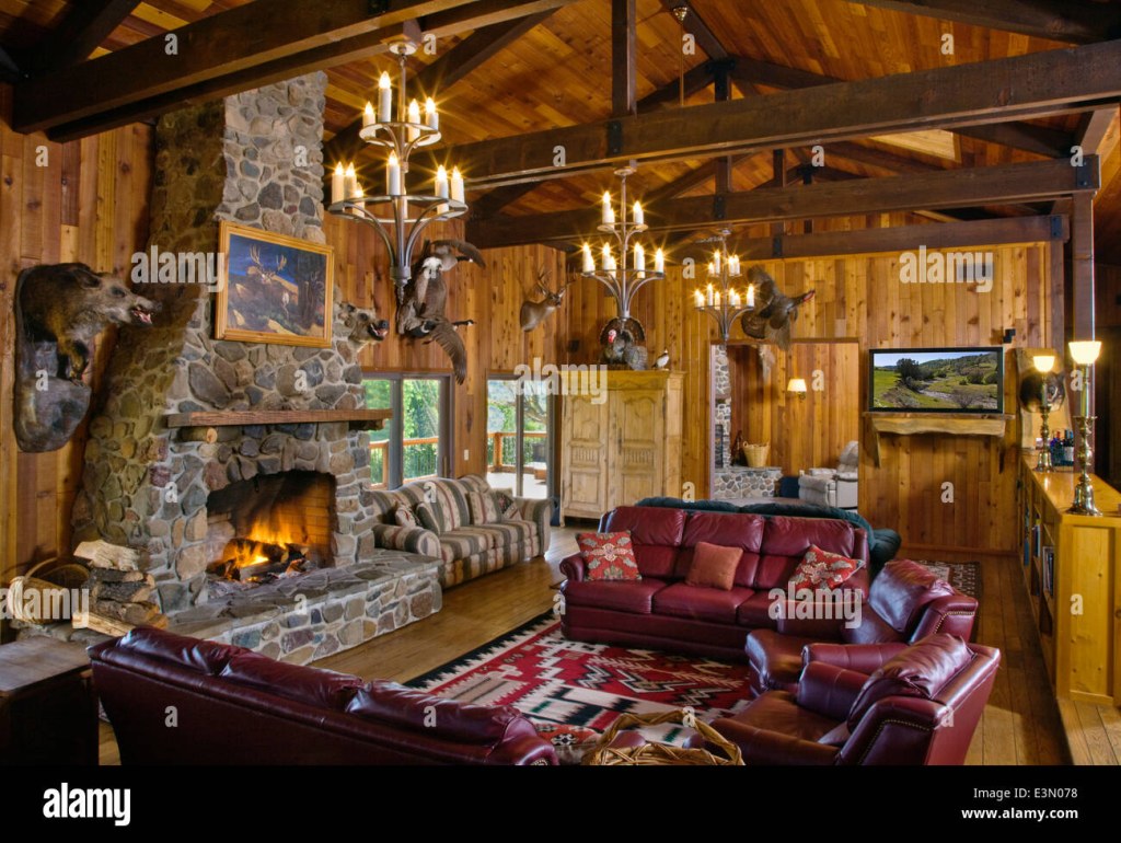 Picture of: Hunting lodge interior hi-res stock photography and images – Alamy