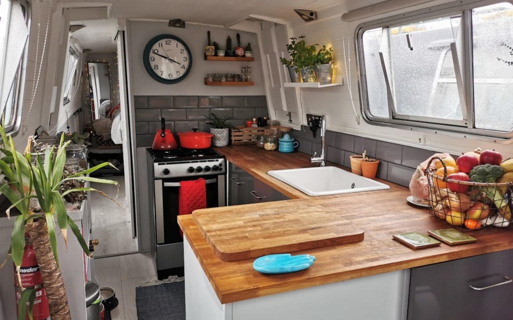Picture of: Narrowboat Interior Design – Do’s and Don’ts