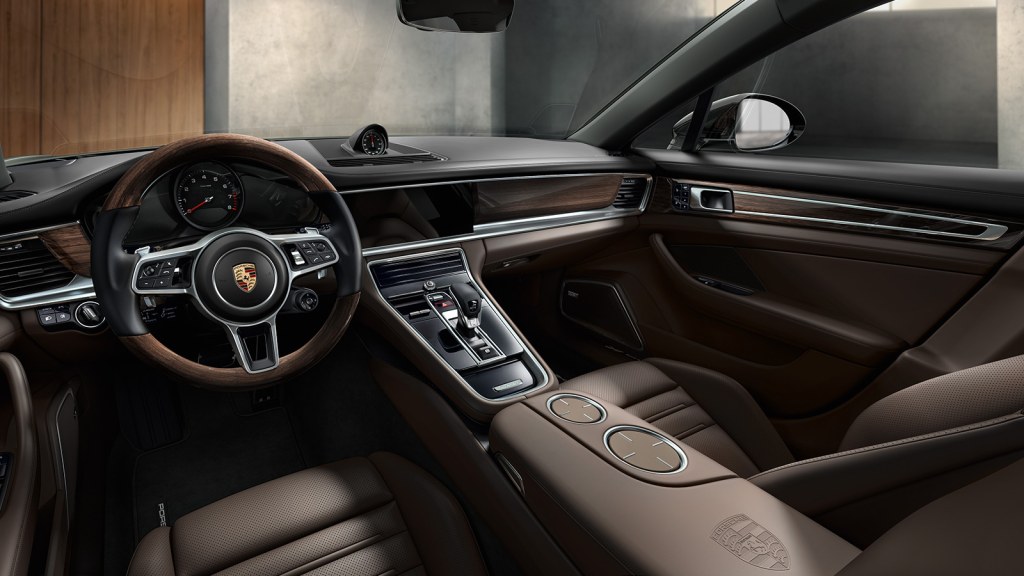 Picture of: Porsche Interior & Entertainment – Porsche AG