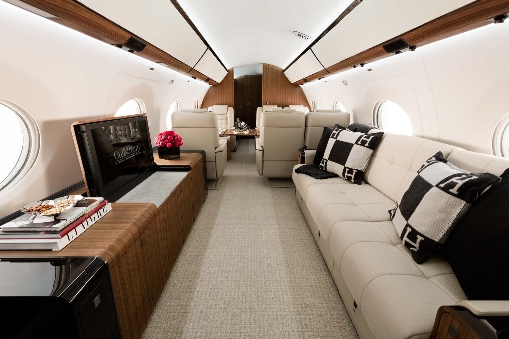Picture of: Private jet Gulfstream G/GER photo, description and