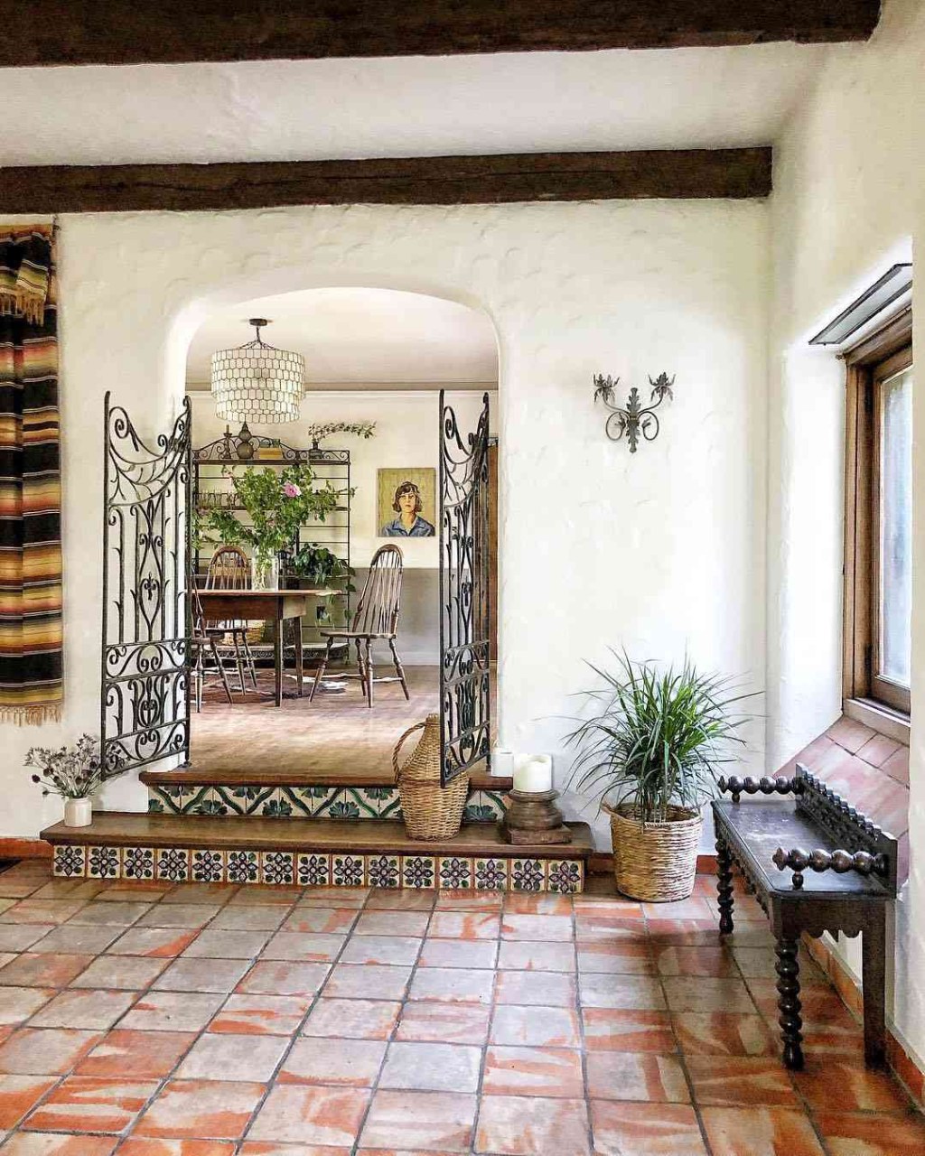 Picture of: Spanish-Style Living Rooms