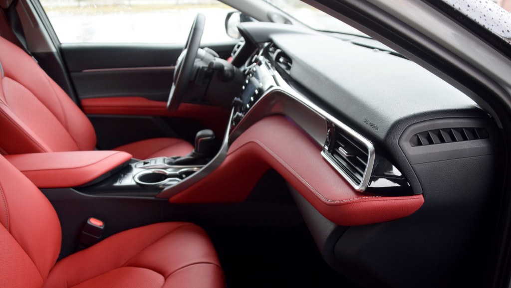 Picture of: These  new cars and trucks have the best interiors